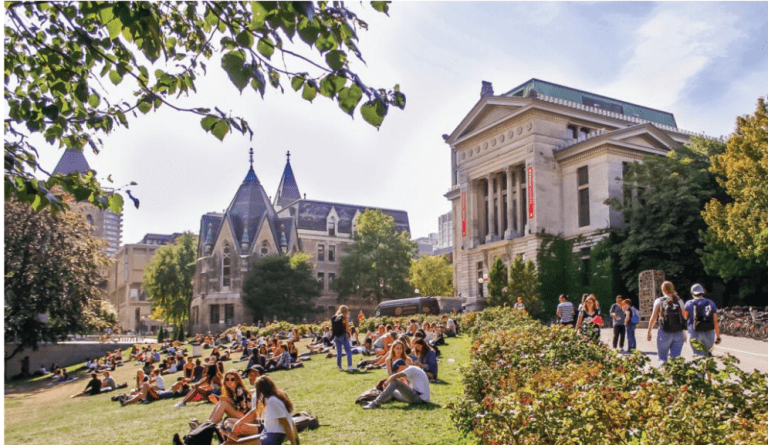 加拿大留学必看！2024《麦考林》加拿大大学排名公布！
